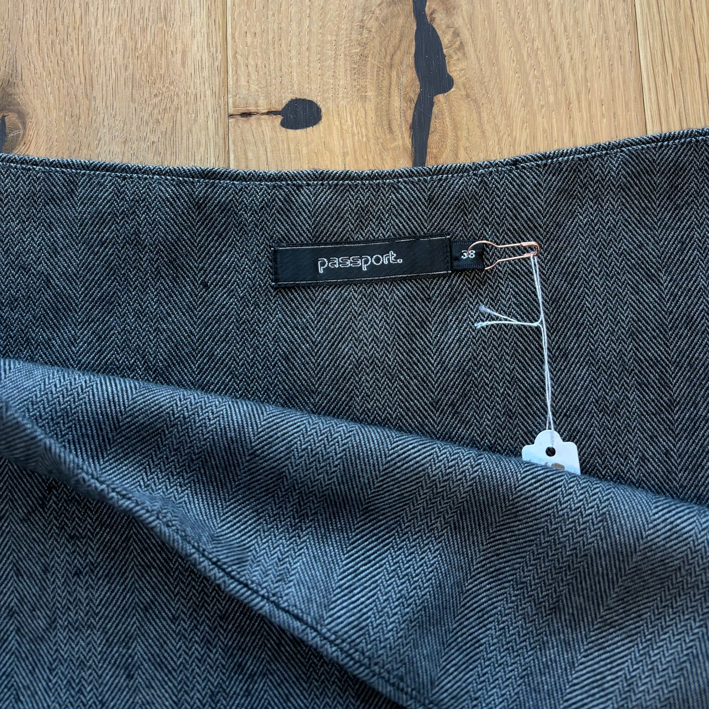 Pleated Herringbone skirt (M)