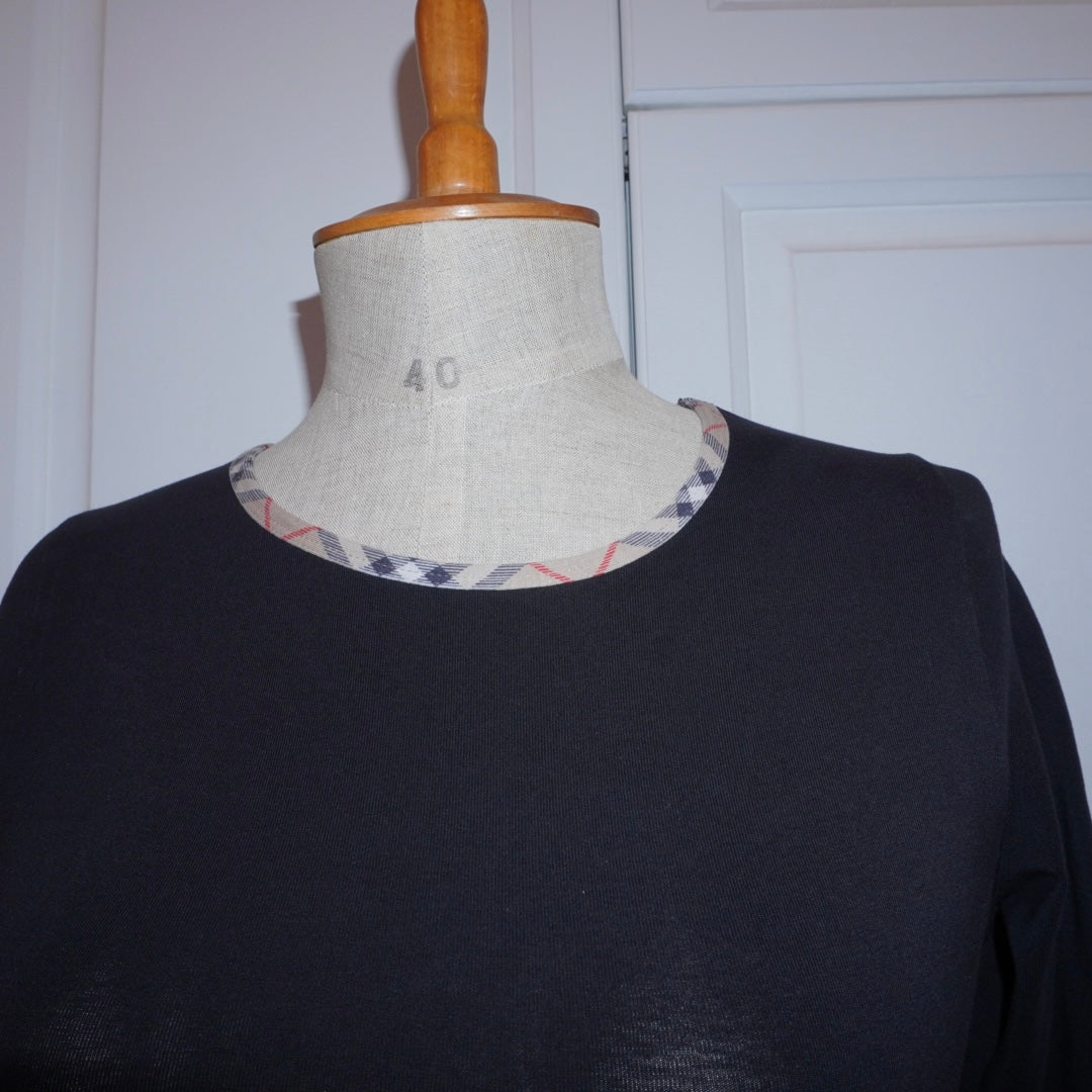 Burberry Top (S/M)