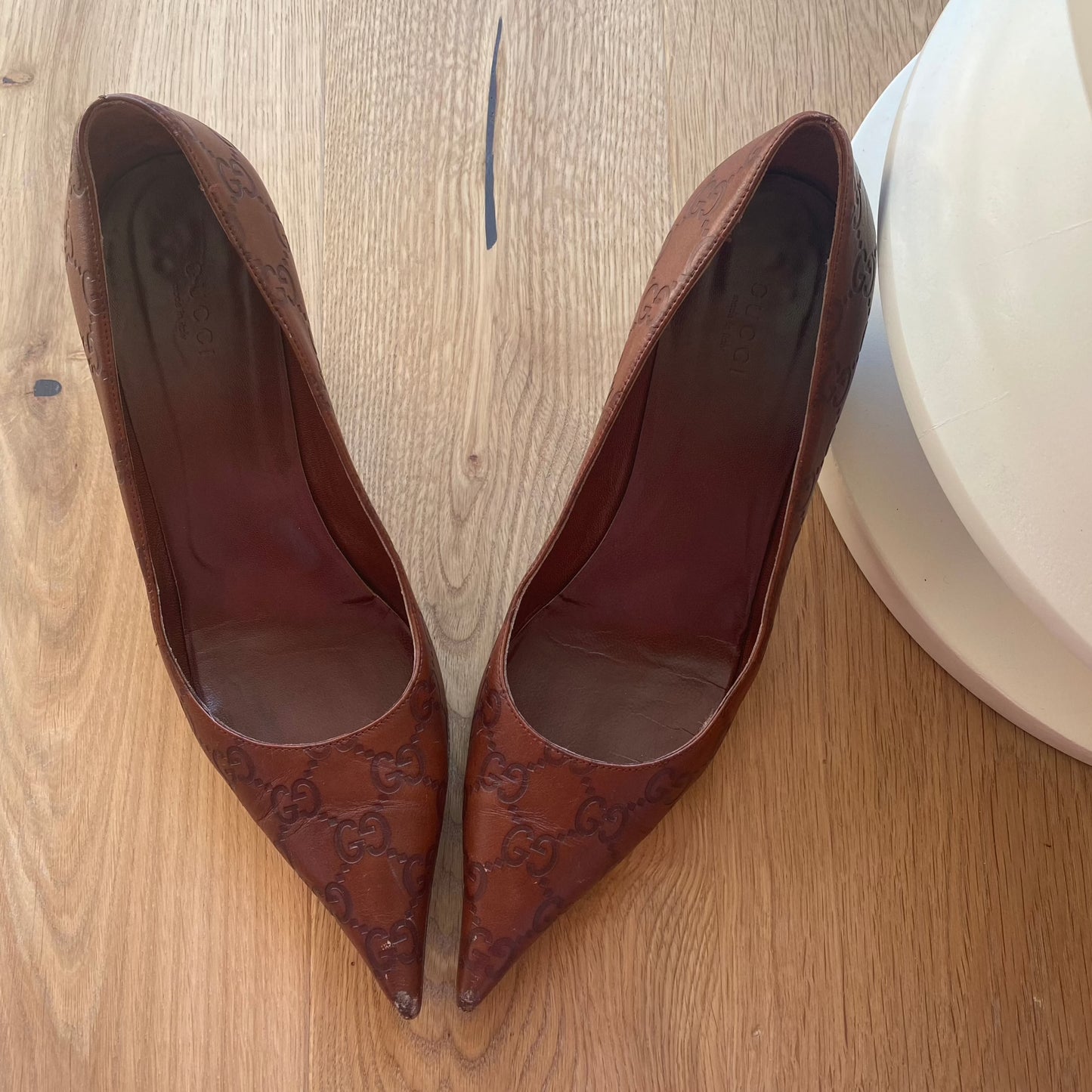 Gucci Brown Monogram Heels (37.5)