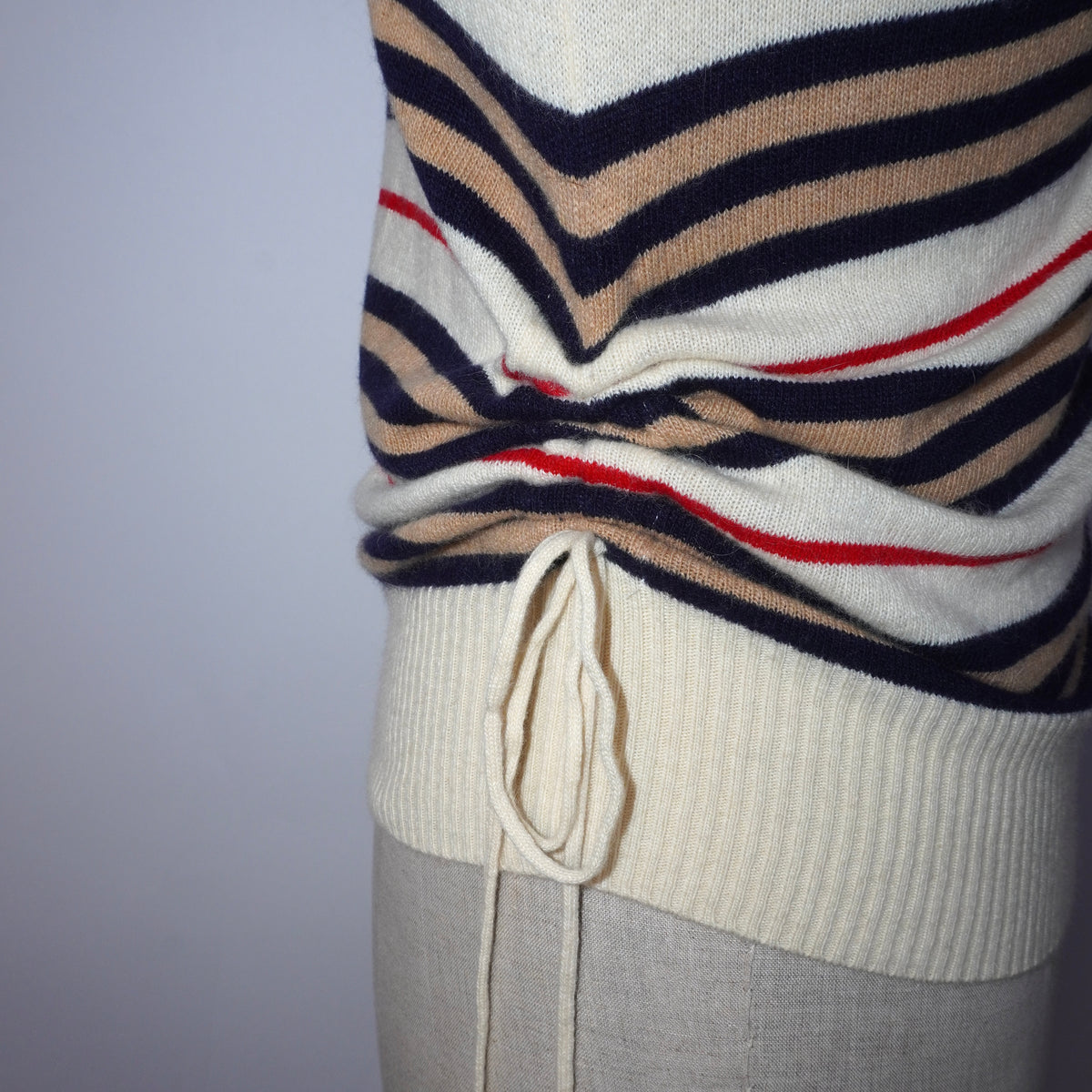 5 Burberry Knit Sweater (S)