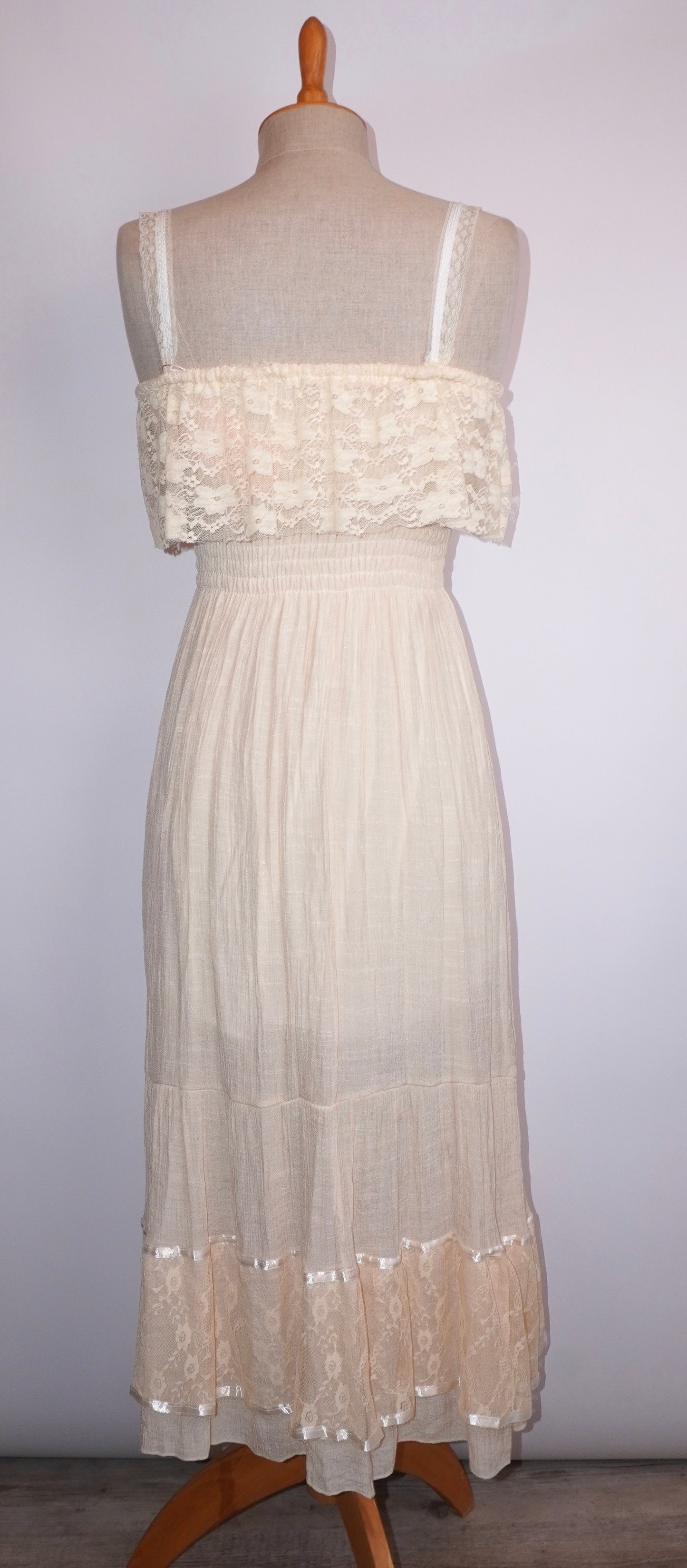 Lace Ruffle Dress (S)