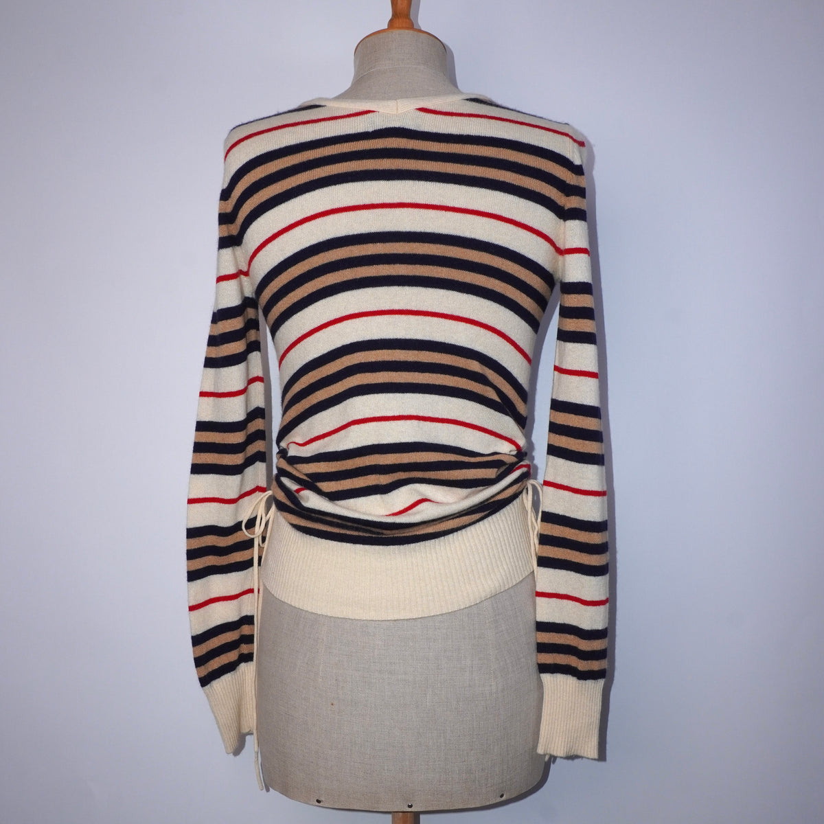 5 Burberry Knit Sweater (S)