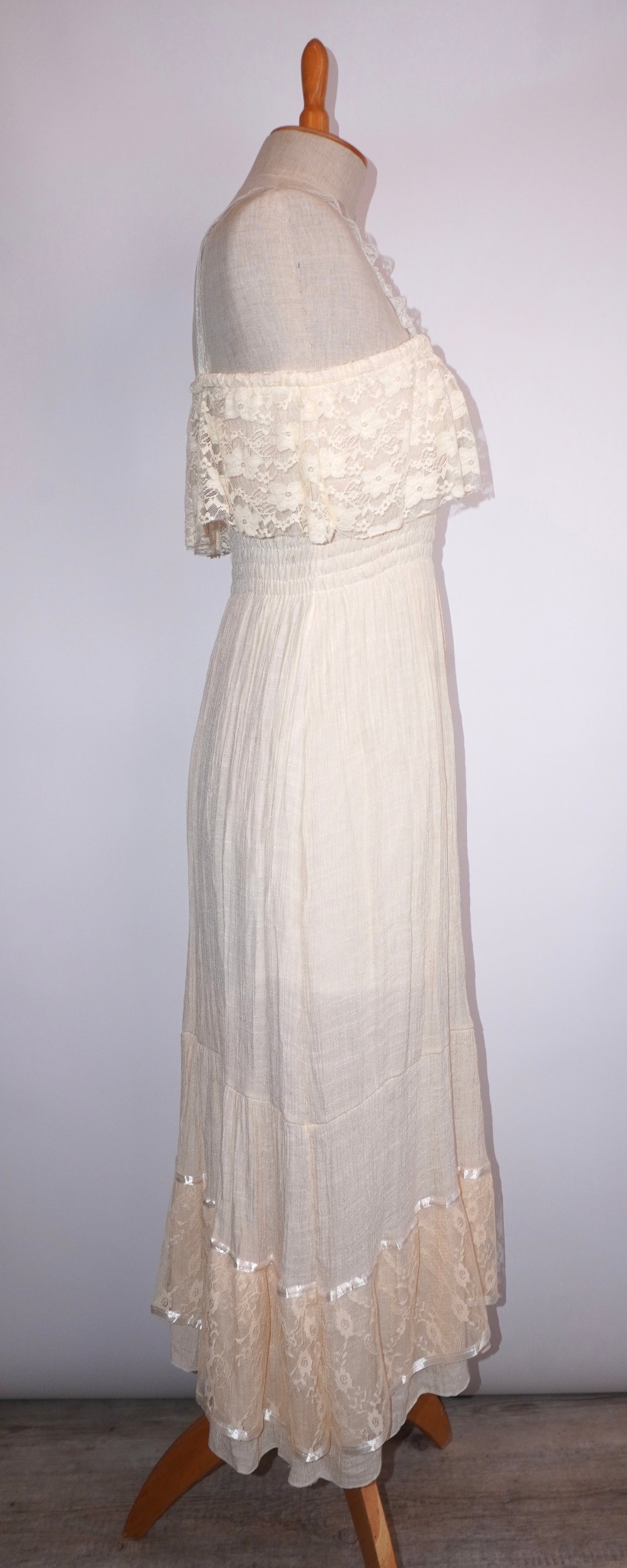 Lace Ruffle Dress (S)