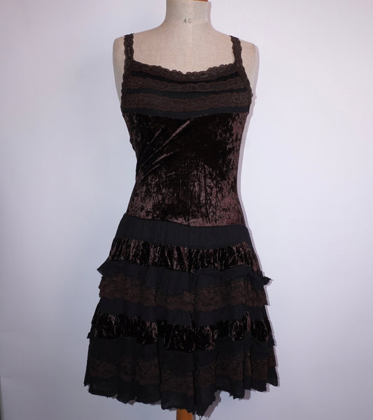 Ruffle Lace Dress (M)