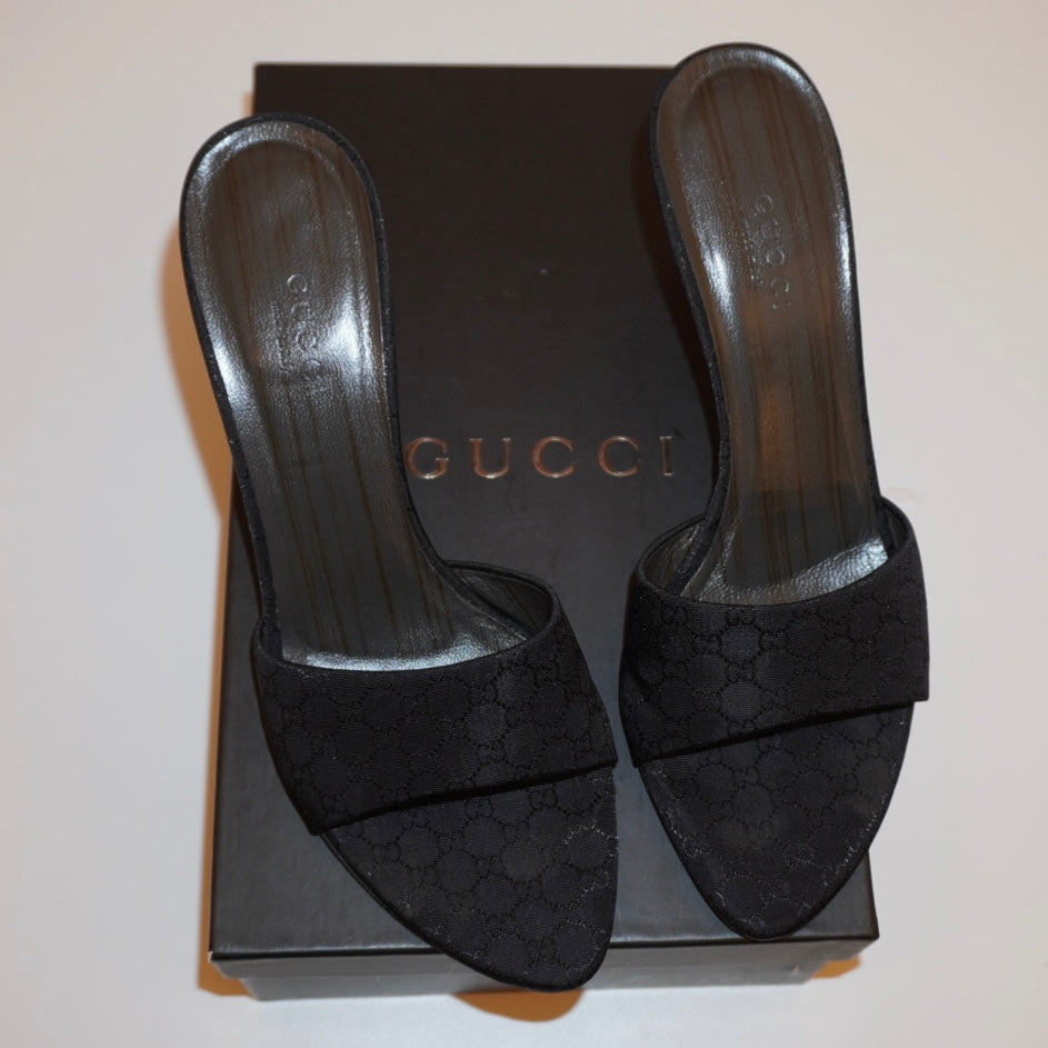 Gucci Monogram Mules (36.5)