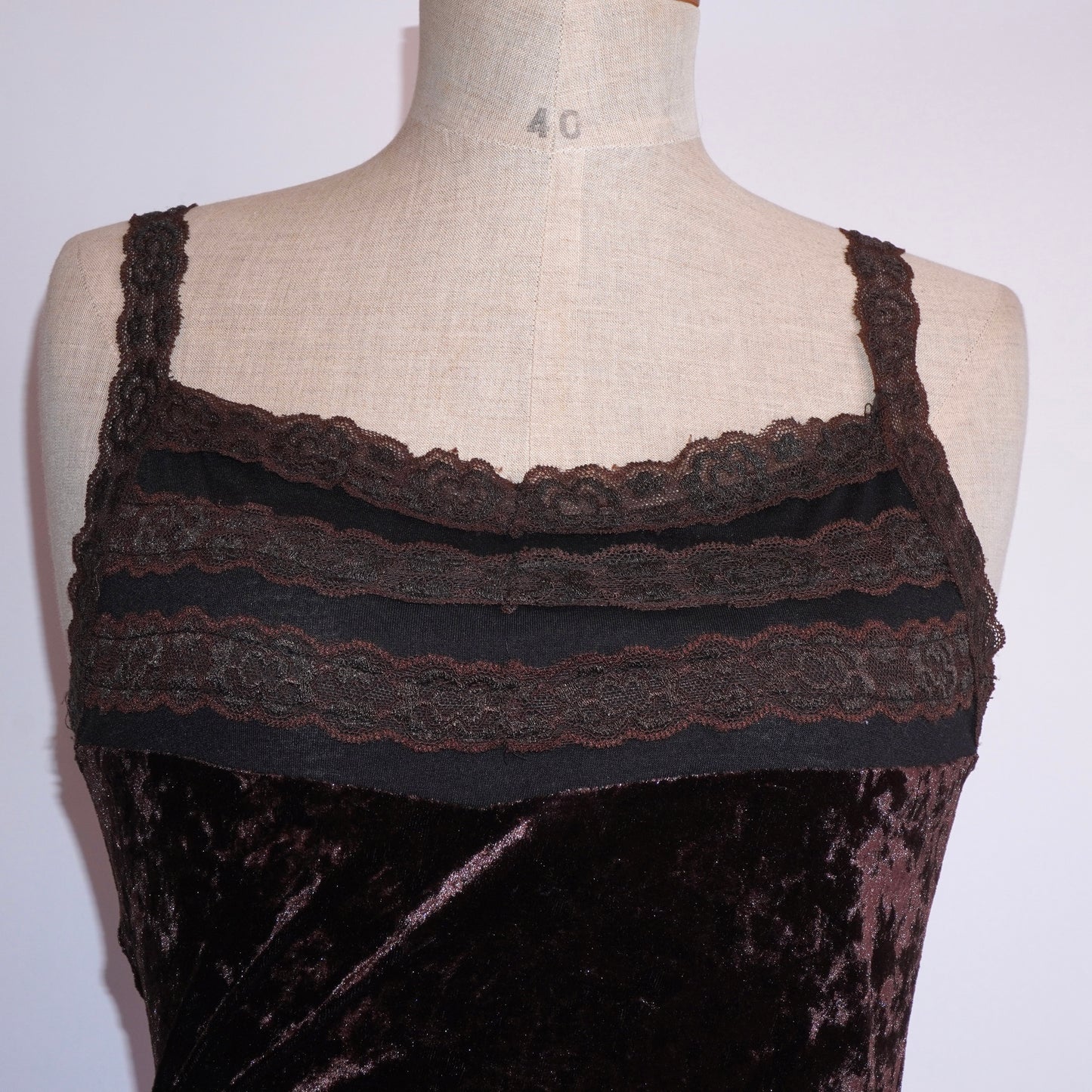 Ruffle Lace Dress (M)