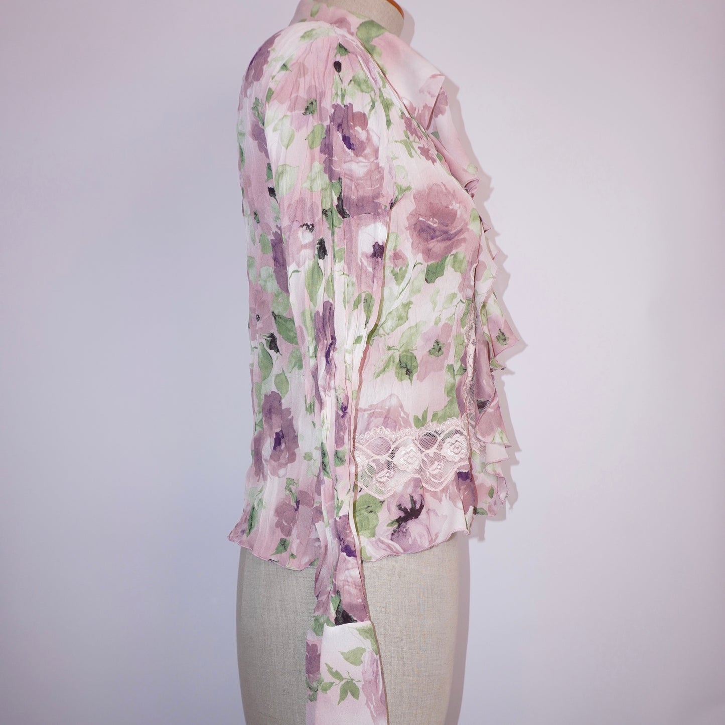 Ruffle lace blouse (M)