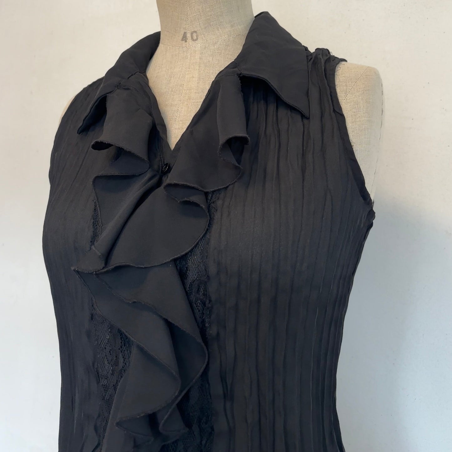 Ruffle Lace top (M)