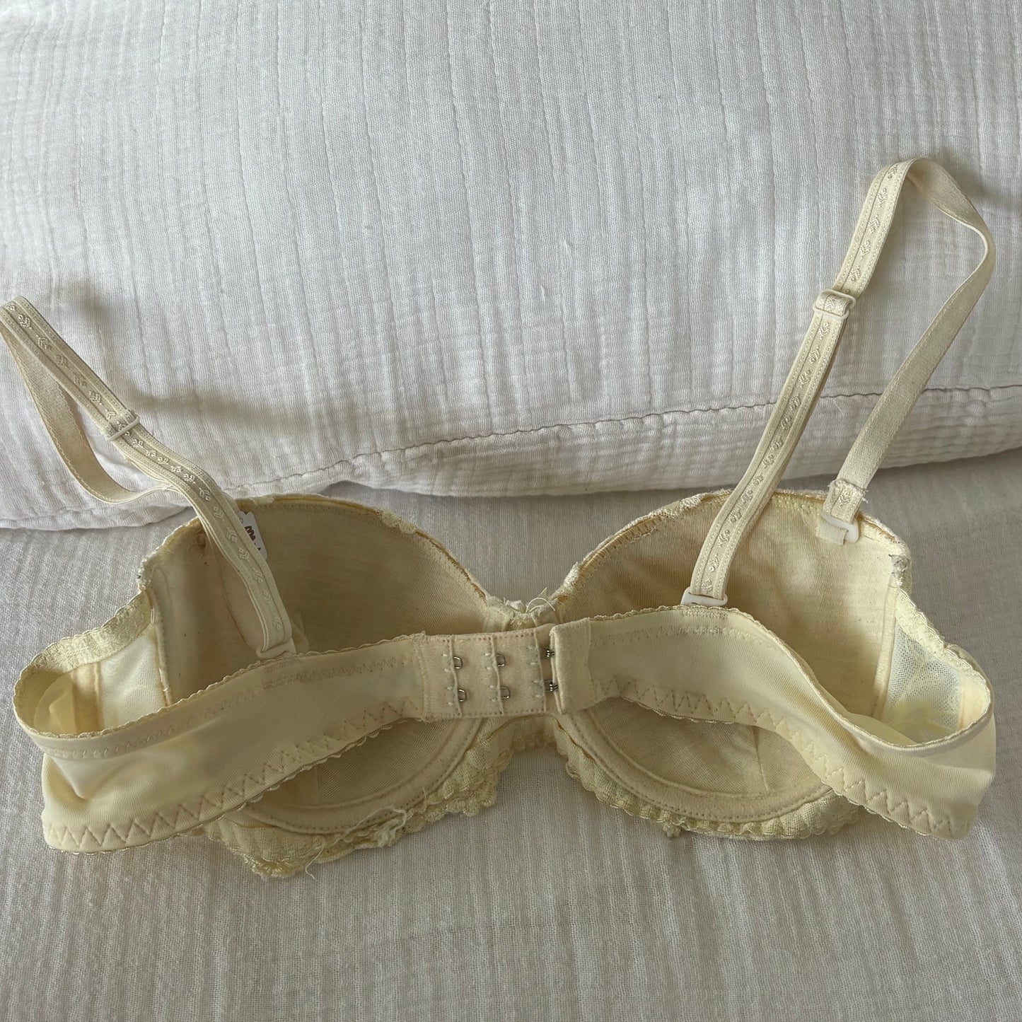 Yellow Lace Bra (80B)