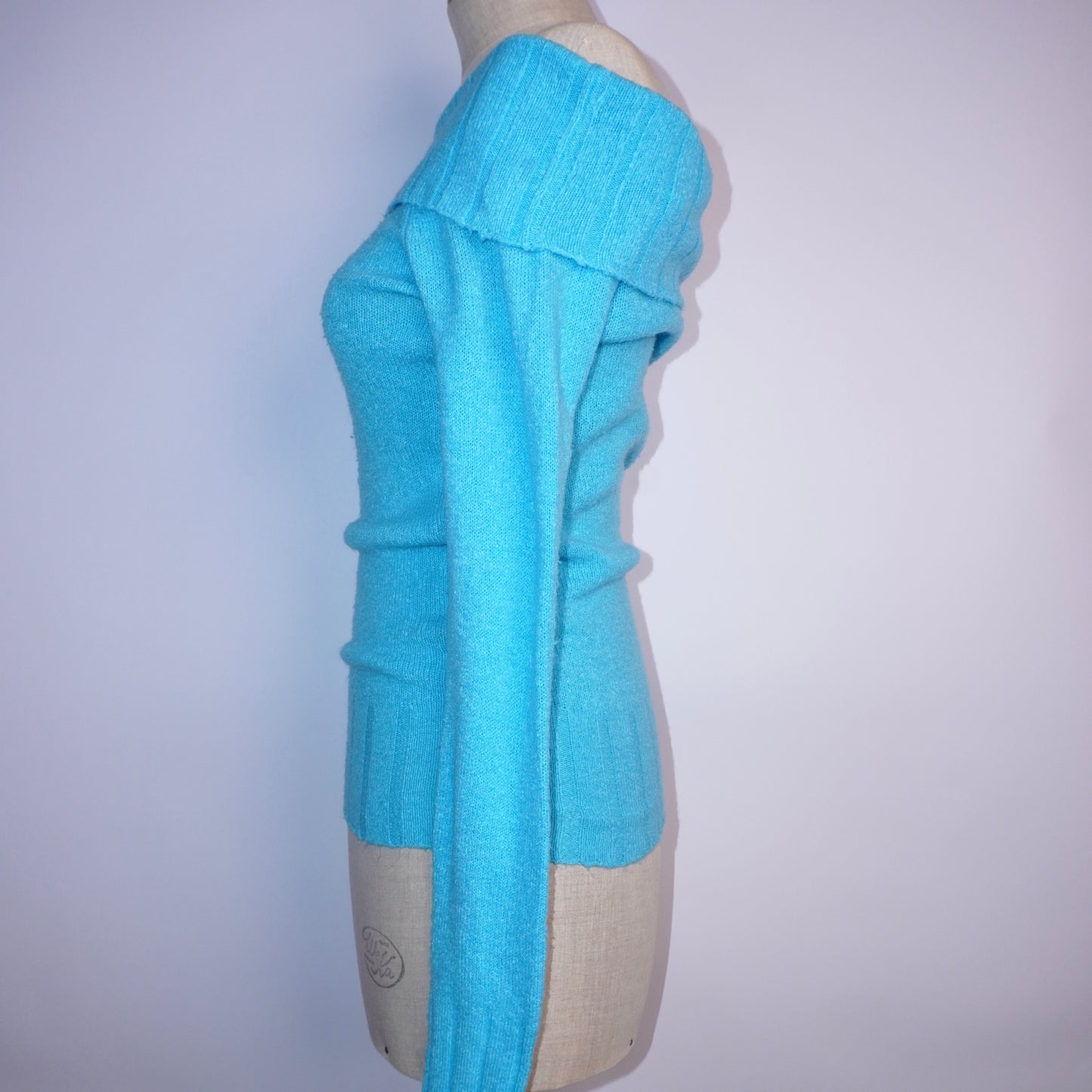 Knit Offshoulder Top (M)