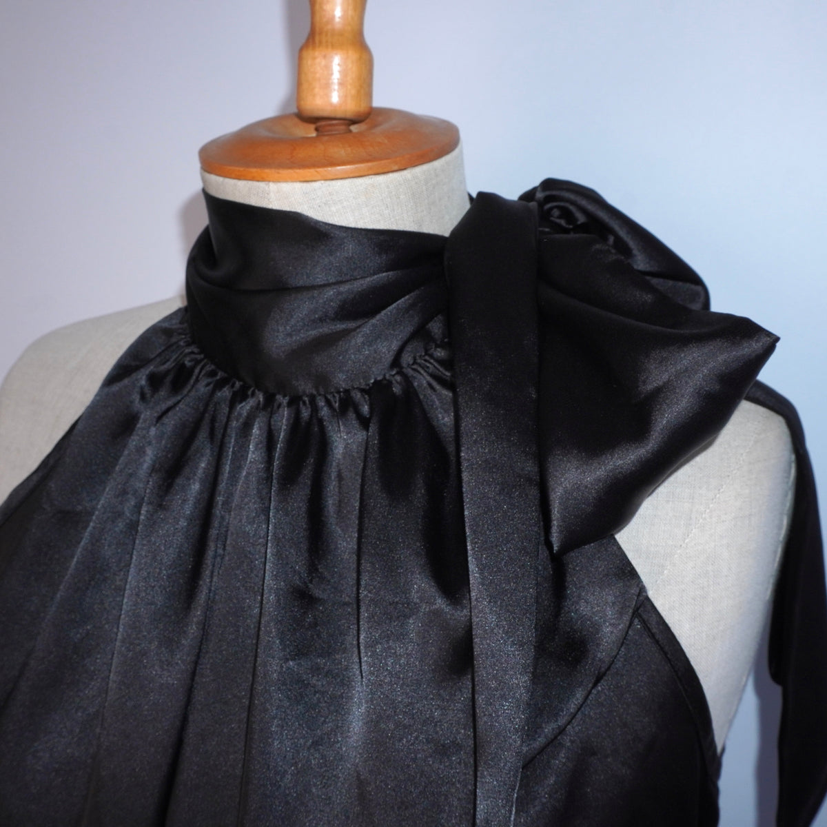 Tie neck top (L)