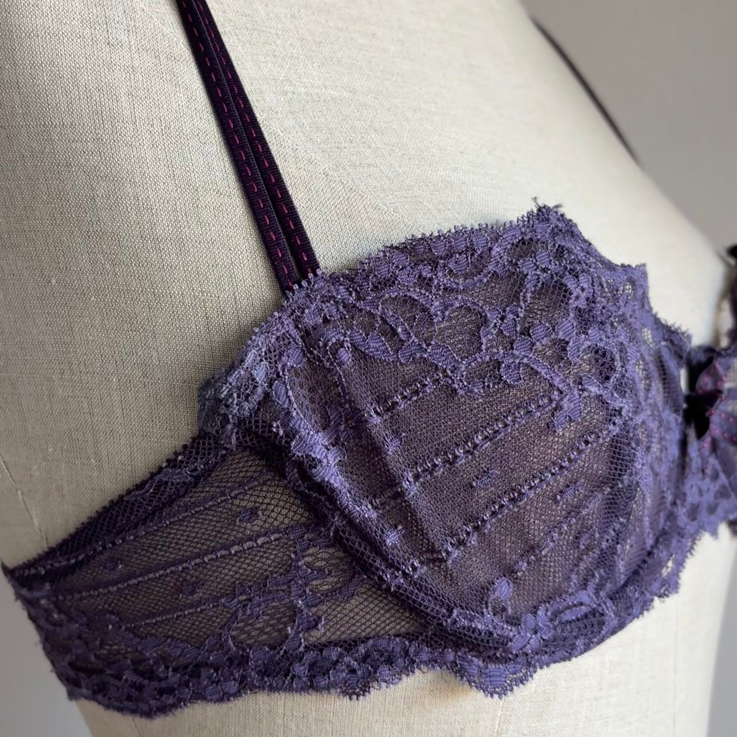 Purple Lace Bra (75B)