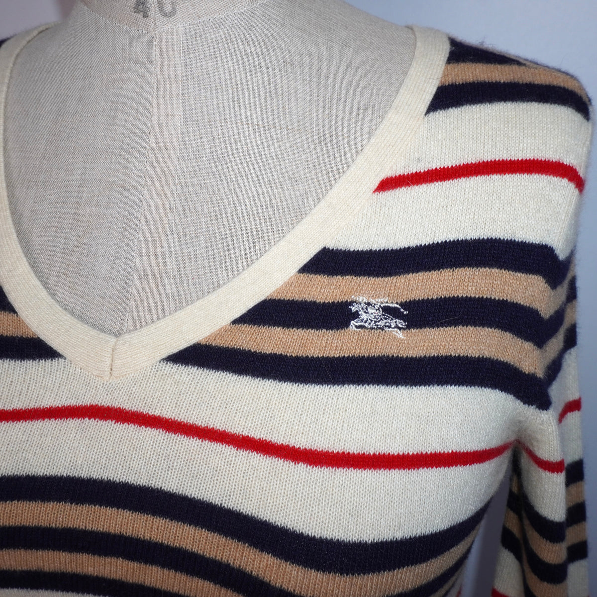 5 Burberry Knit Sweater (S)