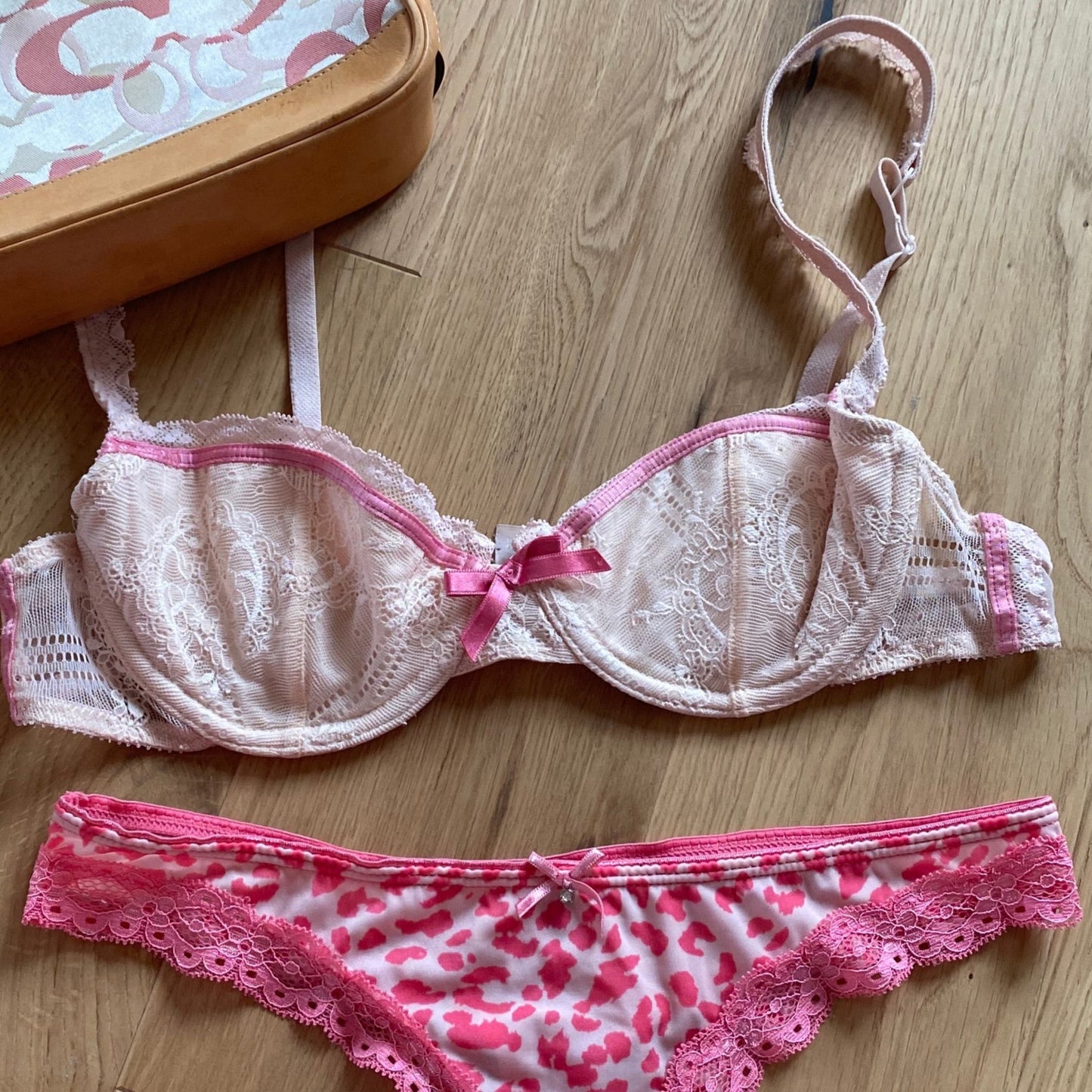 Pink Lace Bra (75A)